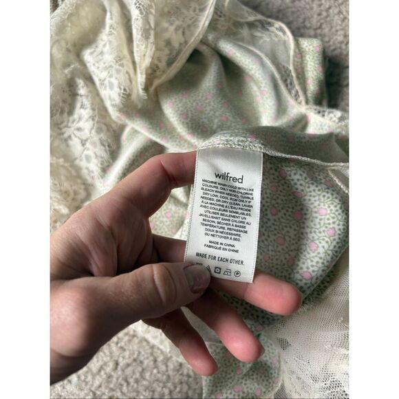 Aritzia Wilfred Sonnet ditsy Floral Lace Skirt size 2 Green - Picture 14 of 14